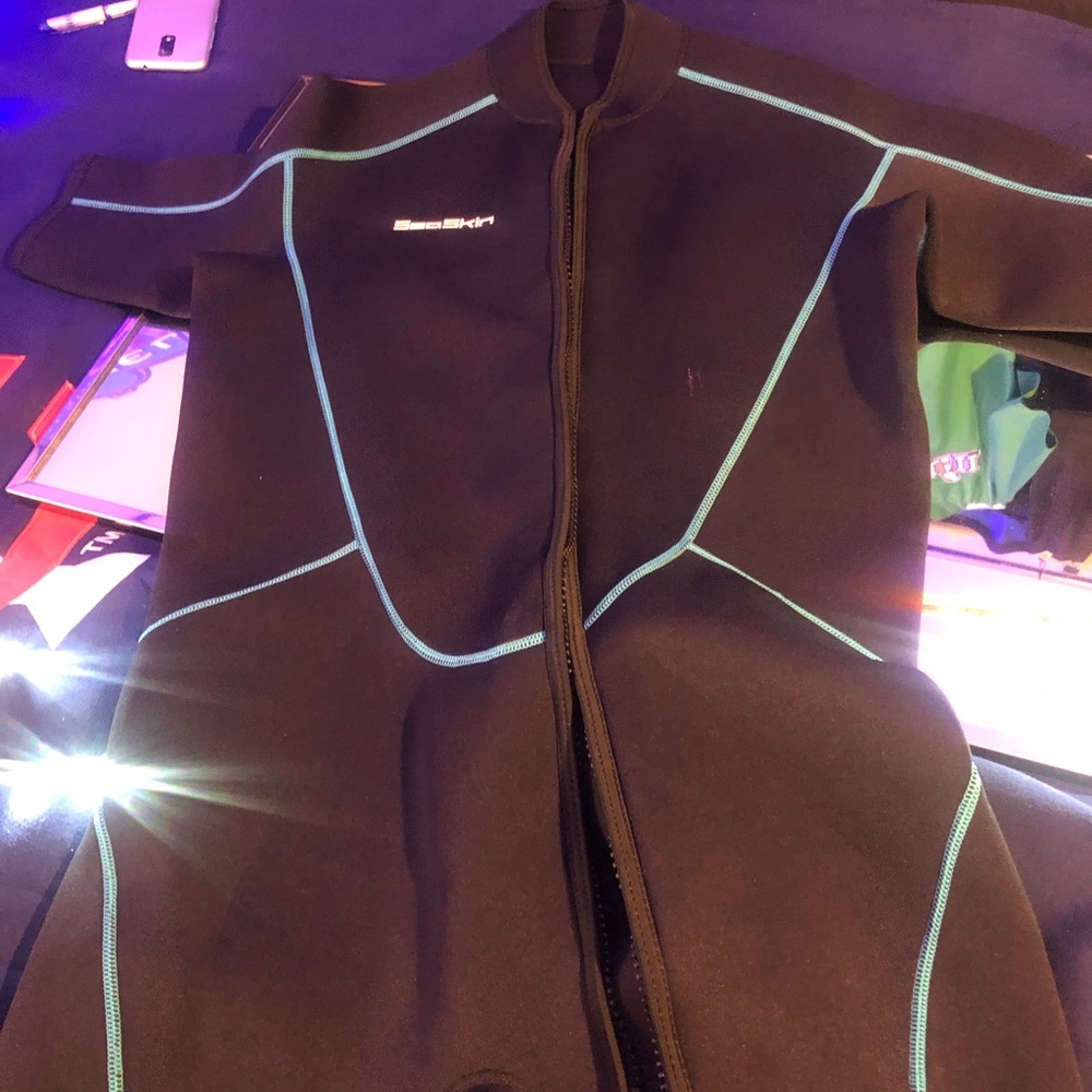 Seaskin wetsuit size 3 xL